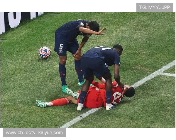 拜仁戴维斯、穆西亚拉和伊藤洋辉伤缺